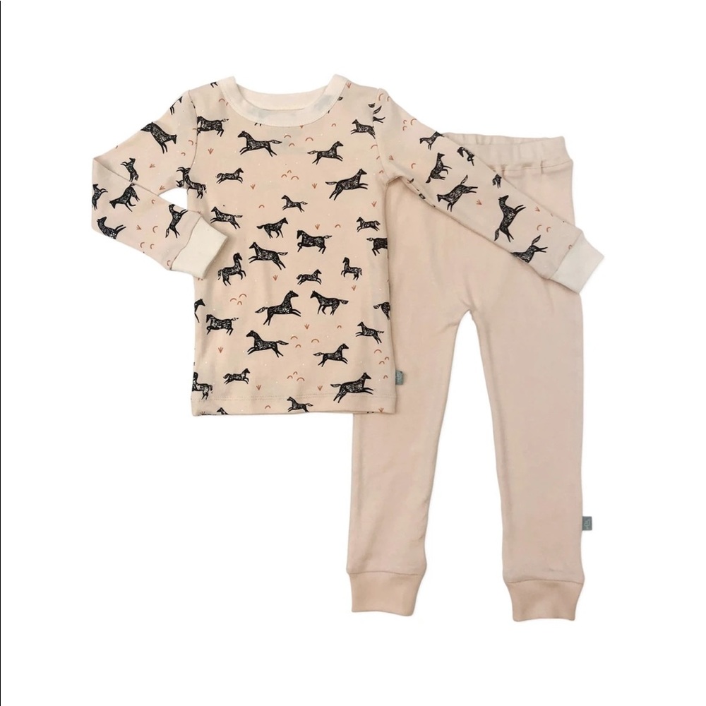 finn + emma two-piece wild horse pajama set